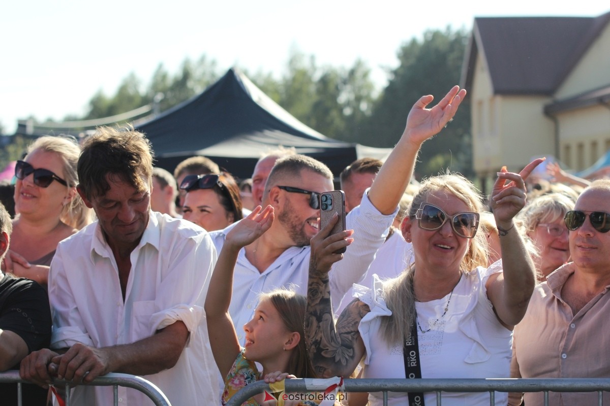 Dożynki parafialne w Piskach - koncert Mig [08.09.2024] - zdjęcie #74 - eOstroleka.pl