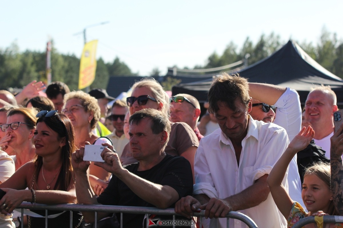 Dożynki parafialne w Piskach - koncert Mig [08.09.2024] - zdjęcie #72 - eOstroleka.pl