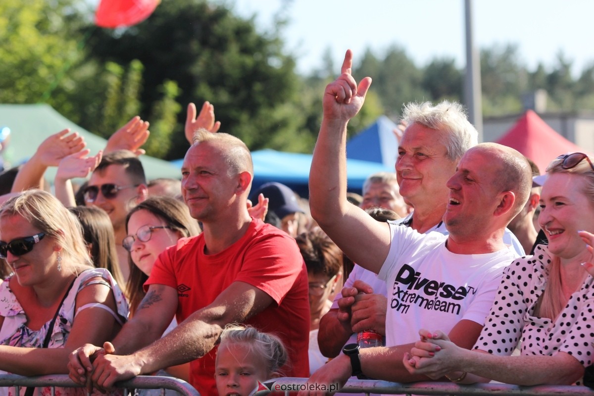 Dożynki parafialne w Piskach - koncert Mig [08.09.2024] - zdjęcie #71 - eOstroleka.pl