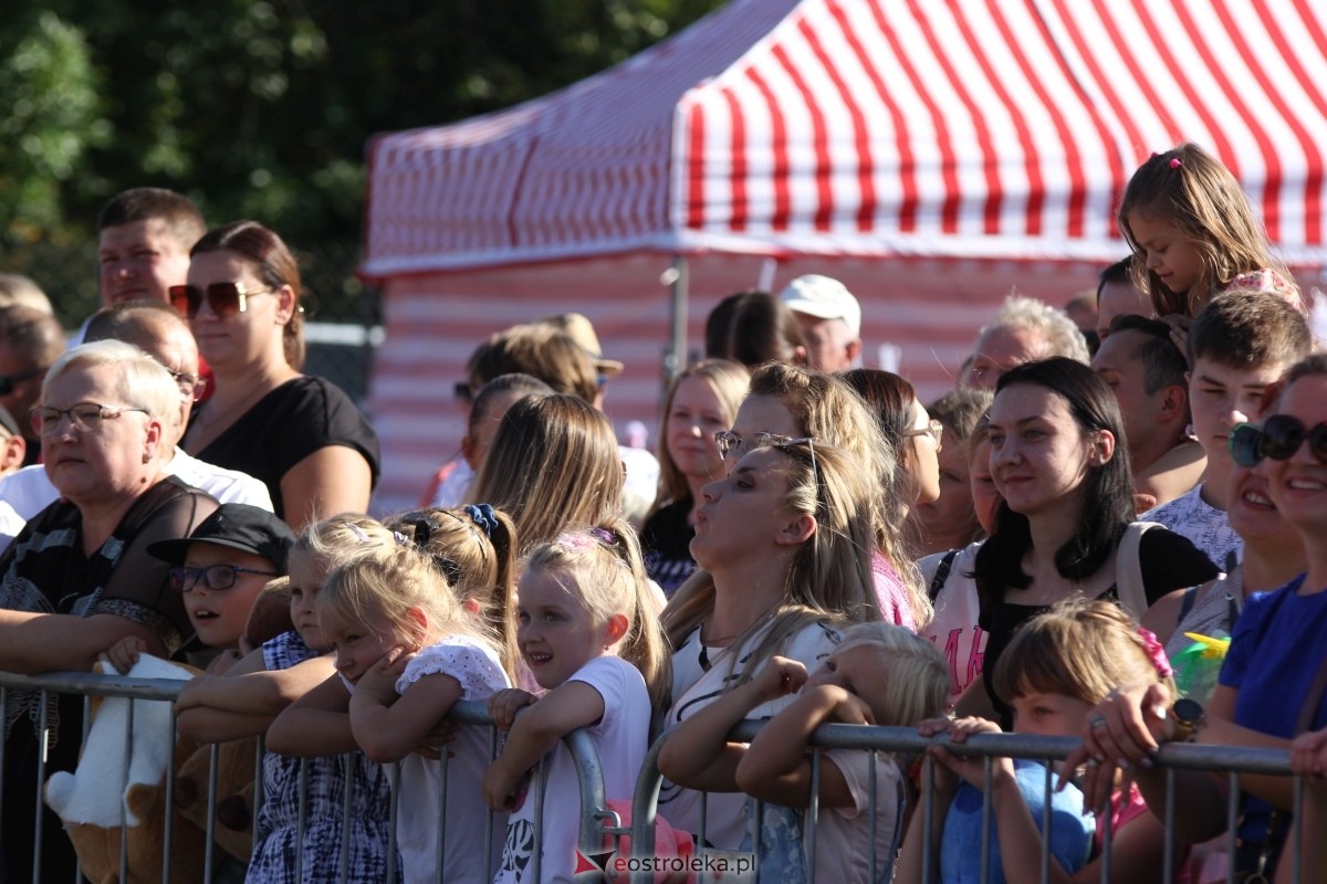 Dożynki parafialne w Piskach - koncert Mig [08.09.2024] - zdjęcie #64 - eOstroleka.pl