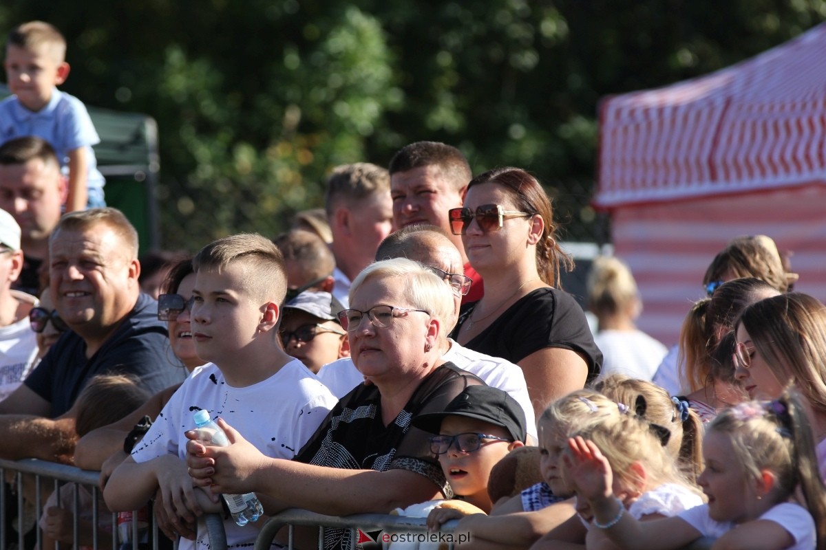 Dożynki parafialne w Piskach - koncert Mig [08.09.2024] - zdjęcie #63 - eOstroleka.pl