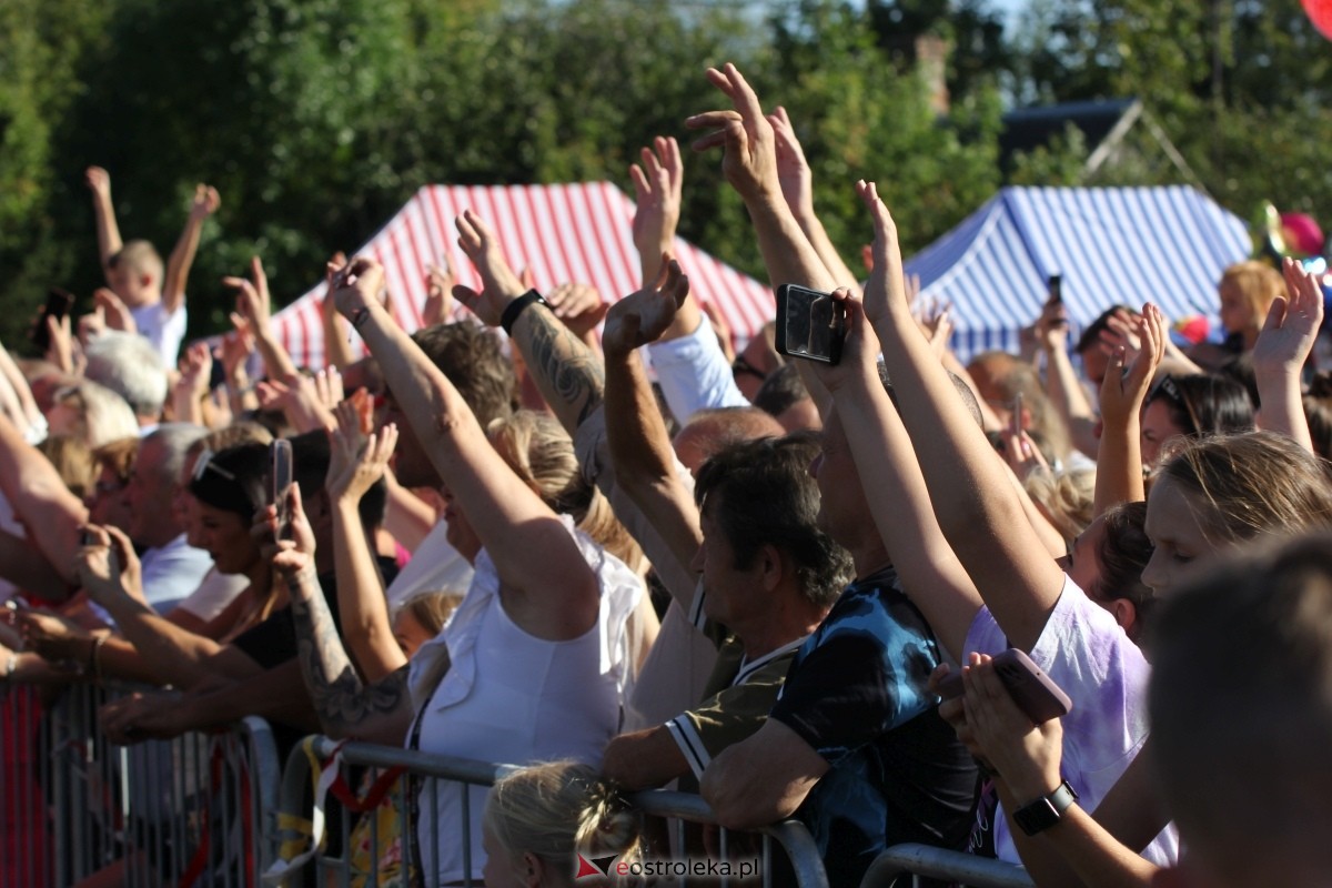 Dożynki parafialne w Piskach - koncert Mig [08.09.2024] - zdjęcie #60 - eOstroleka.pl