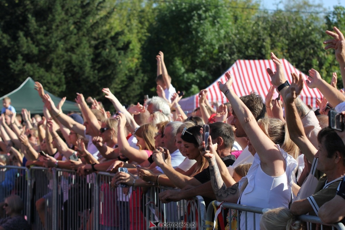 Dożynki parafialne w Piskach - koncert Mig [08.09.2024] - zdjęcie #59 - eOstroleka.pl