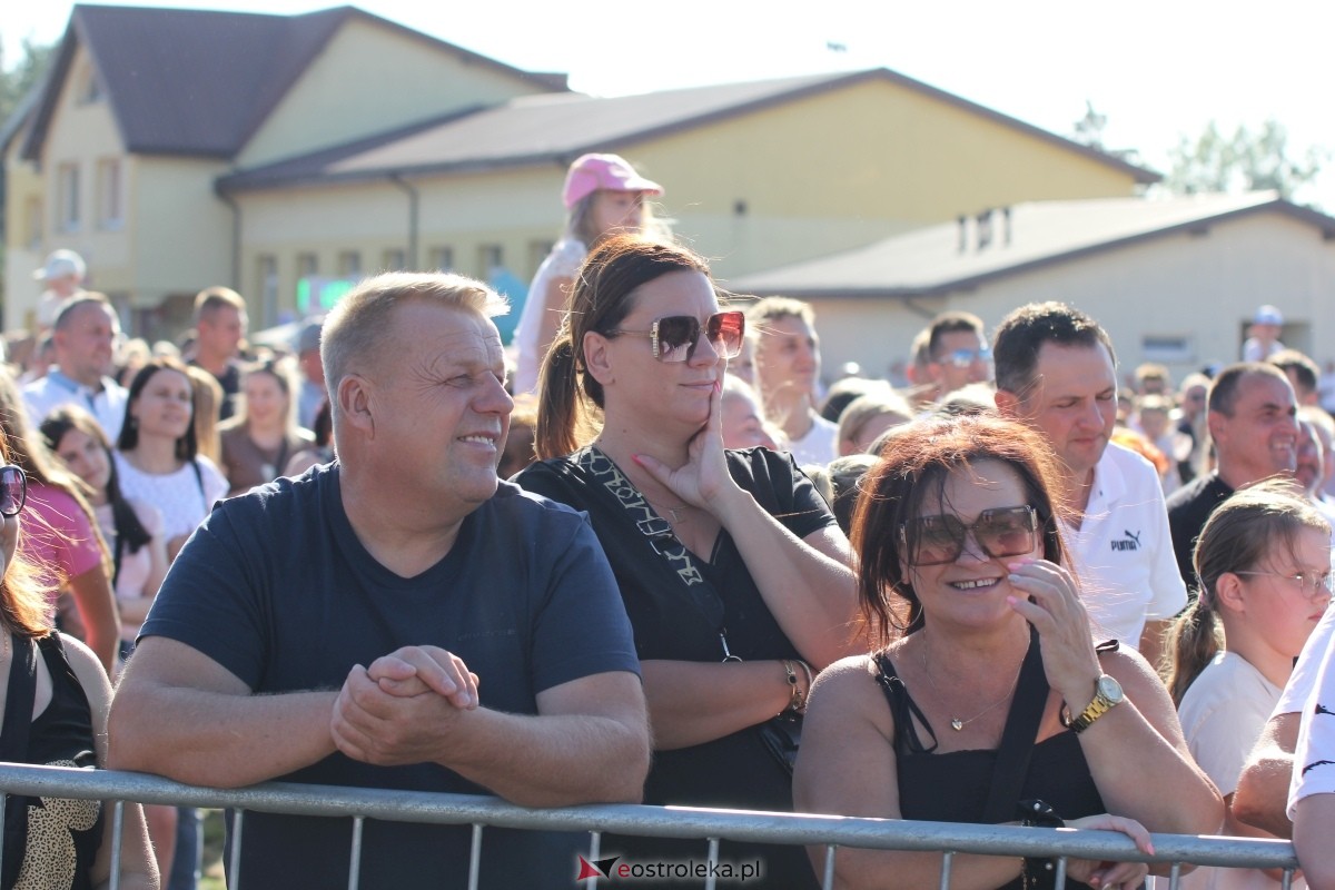 Dożynki parafialne w Piskach - koncert Mig [08.09.2024] - zdjęcie #45 - eOstroleka.pl