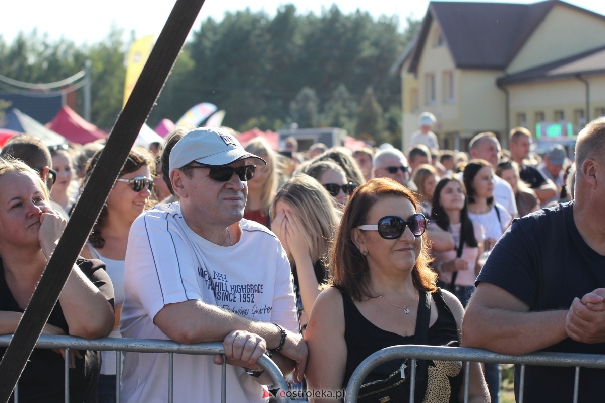 Dożynki parafialne w Piskach - koncert Mig [08.09.2024] - zdjęcie #44 - eOstroleka.pl