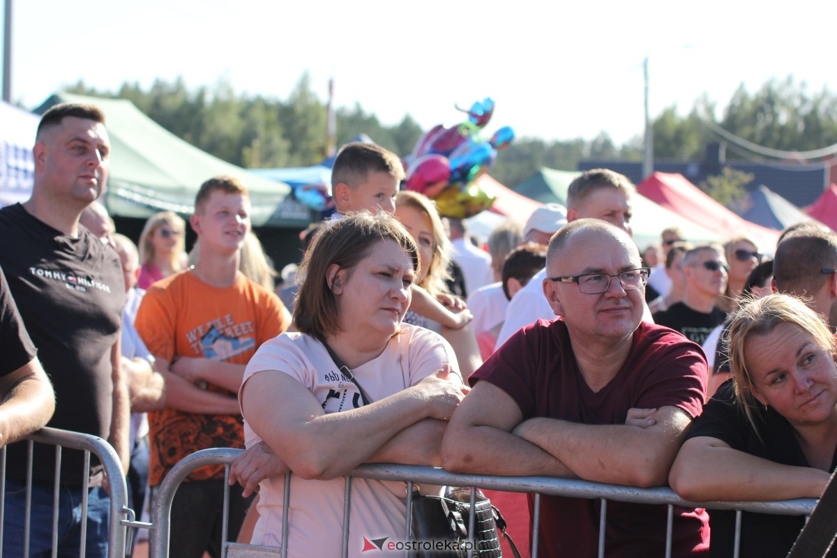 Dożynki parafialne w Piskach - koncert Mig [08.09.2024] - zdjęcie #43 - eOstroleka.pl