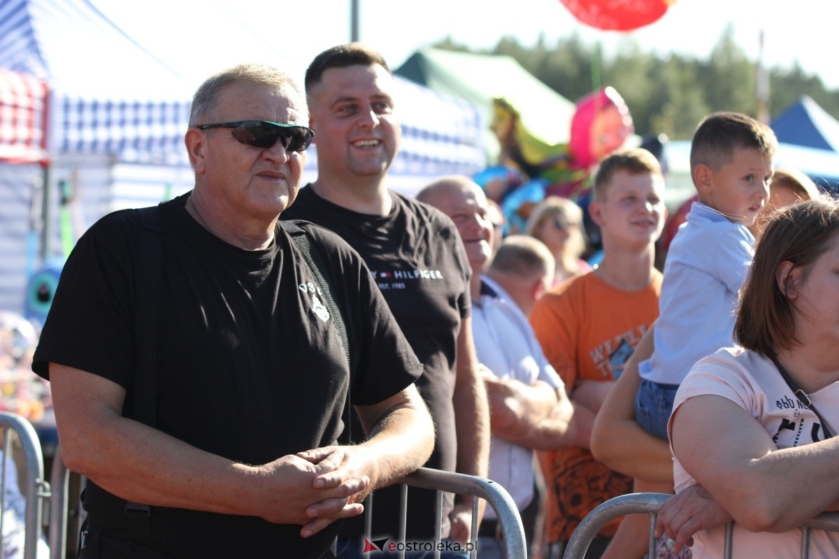 Dożynki parafialne w Piskach - koncert Mig [08.09.2024] - zdjęcie #42 - eOstroleka.pl