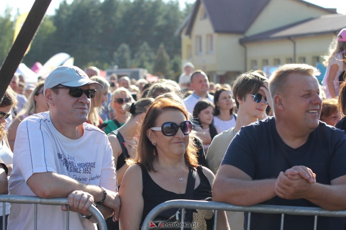 Dożynki parafialne w Piskach - koncert Mig [08.09.2024] - zdjęcie #40 - eOstroleka.pl