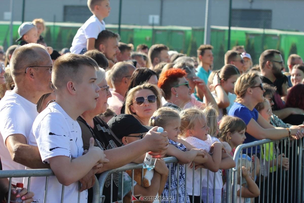 Dożynki parafialne w Piskach - koncert Mig [08.09.2024] - zdjęcie #26 - eOstroleka.pl