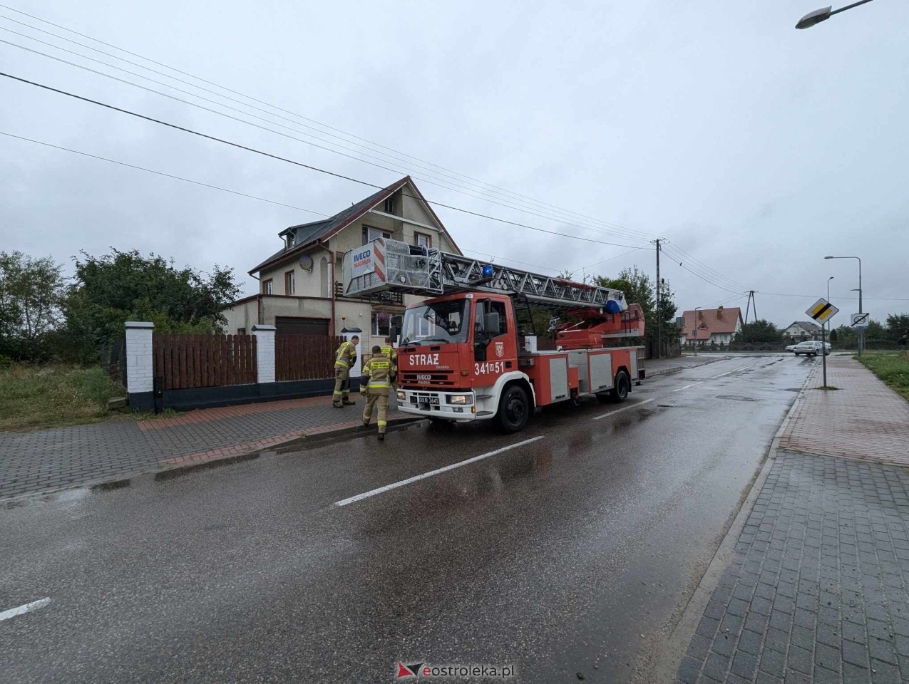 Usuwanie gniazda os przy ul. Kaczyńskiej w Ostrołęce [10.09.2024] - zdjęcie #19 - eOstroleka.pl