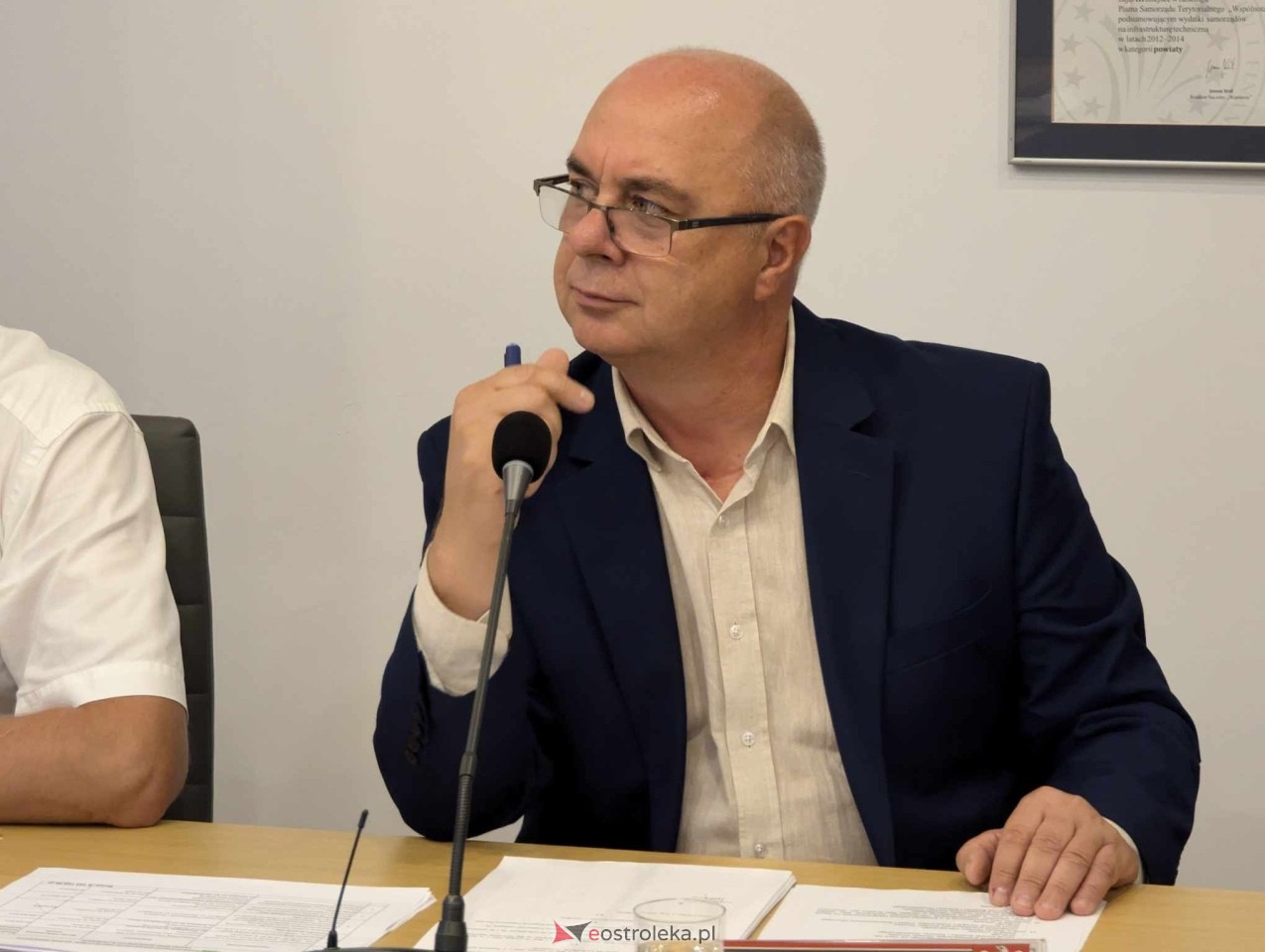 Sesja rady powiatu w Ostrołęce [10.09.2024] - zdjęcie #7 - eOstroleka.pl