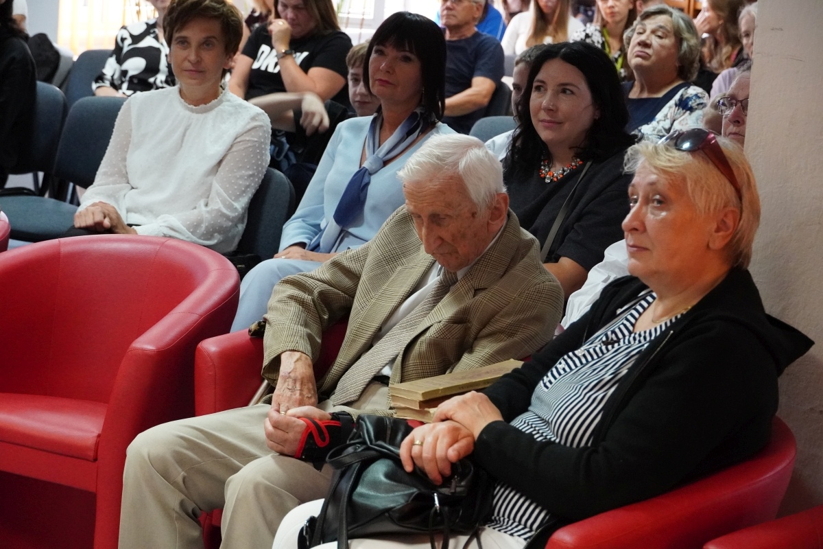 Otwarcie wystawy Przywróciła pamięć miastu... [12.09.2024] - zdjęcie #13 - eOstroleka.pl