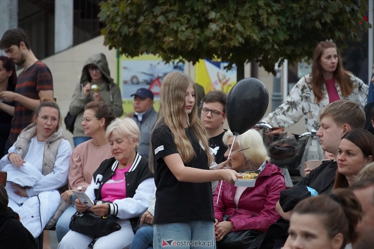 Teatr Delikates „Jak Czesiek i Wiesiek oddali księżyc” InQbator Ostrołęka 2024 [13.09.2024] - zdjęcie #50 - eOstroleka.pl