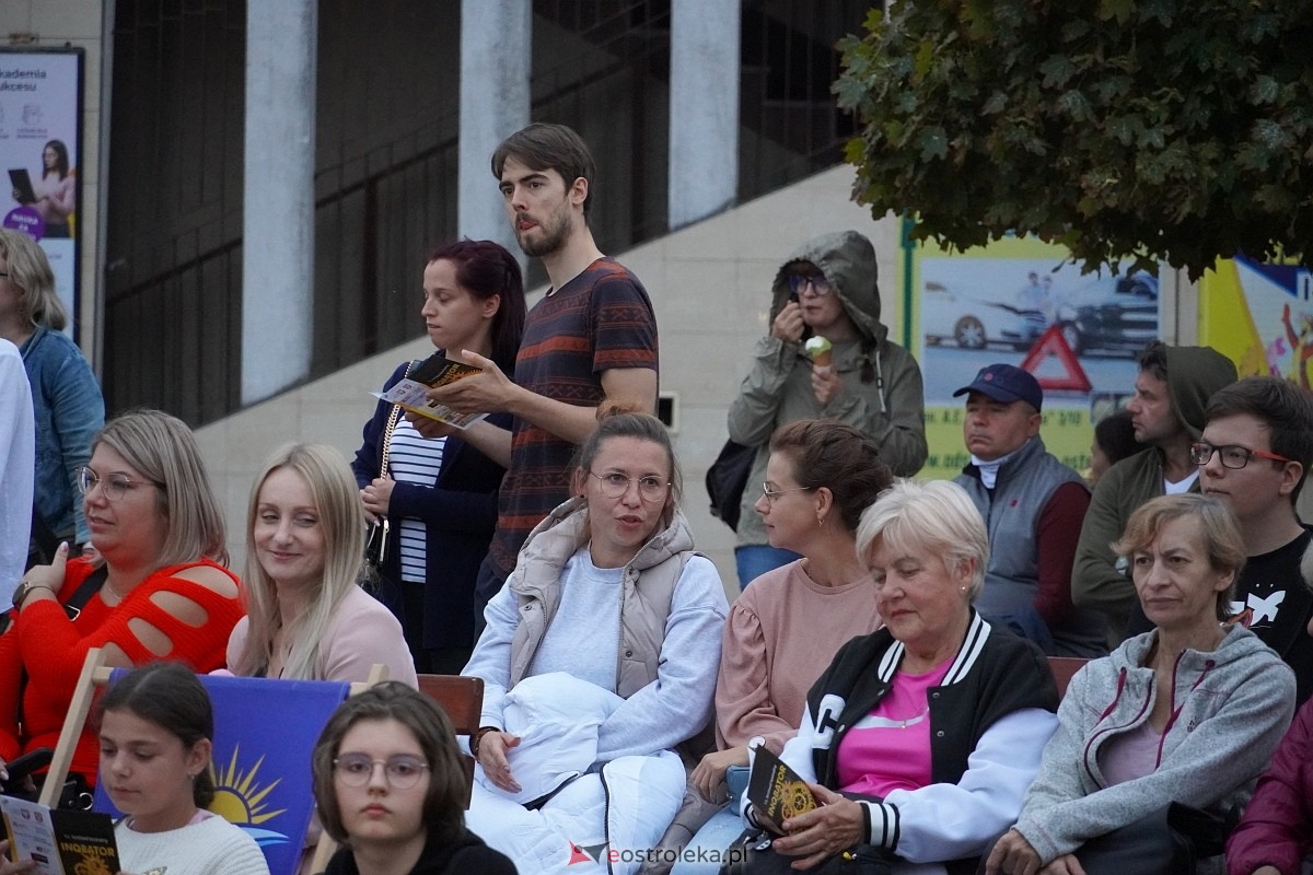 Teatr Delikates „Jak Czesiek i Wiesiek oddali księżyc” InQbator Ostrołęka 2024 [13.09.2024] - zdjęcie #49 - eOstroleka.pl