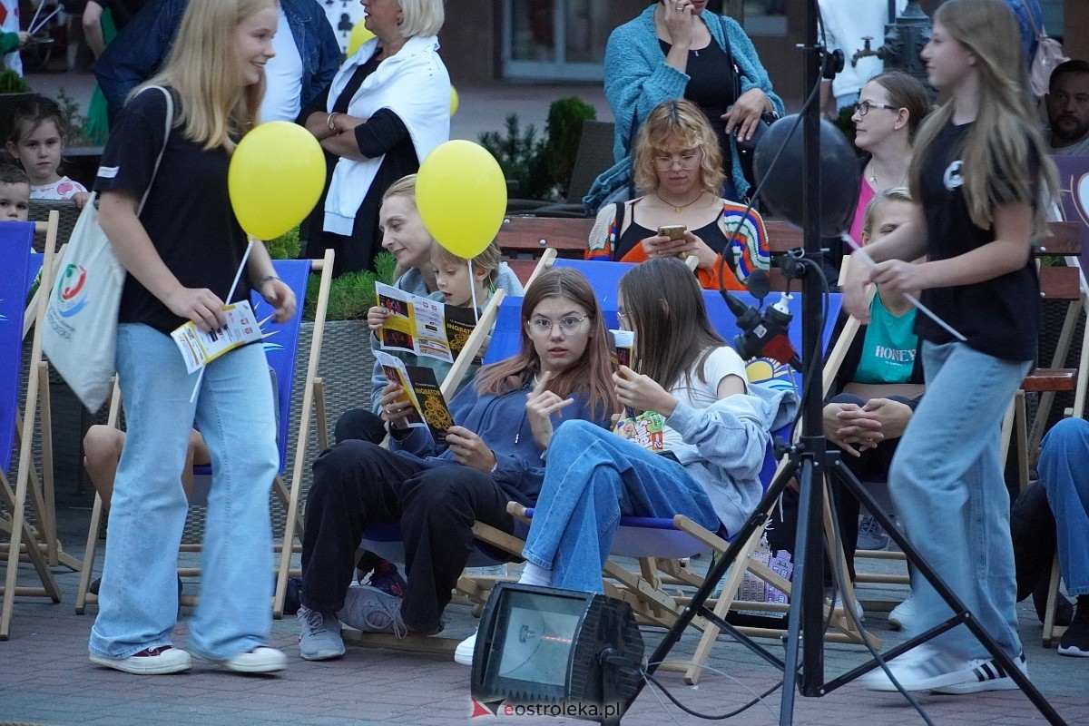 Teatr Delikates „Jak Czesiek i Wiesiek oddali księżyc” InQbator Ostrołęka 2024 [13.09.2024] - zdjęcie #46 - eOstroleka.pl