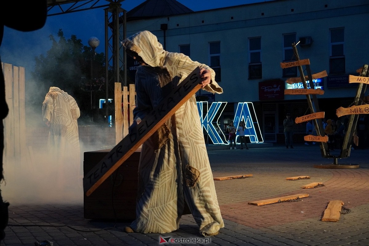 Teatr Delikates „Jak Czesiek i Wiesiek oddali księżyc” InQbator Ostrołęka 2024 [13.09.2024] - zdjęcie #27 - eOstroleka.pl