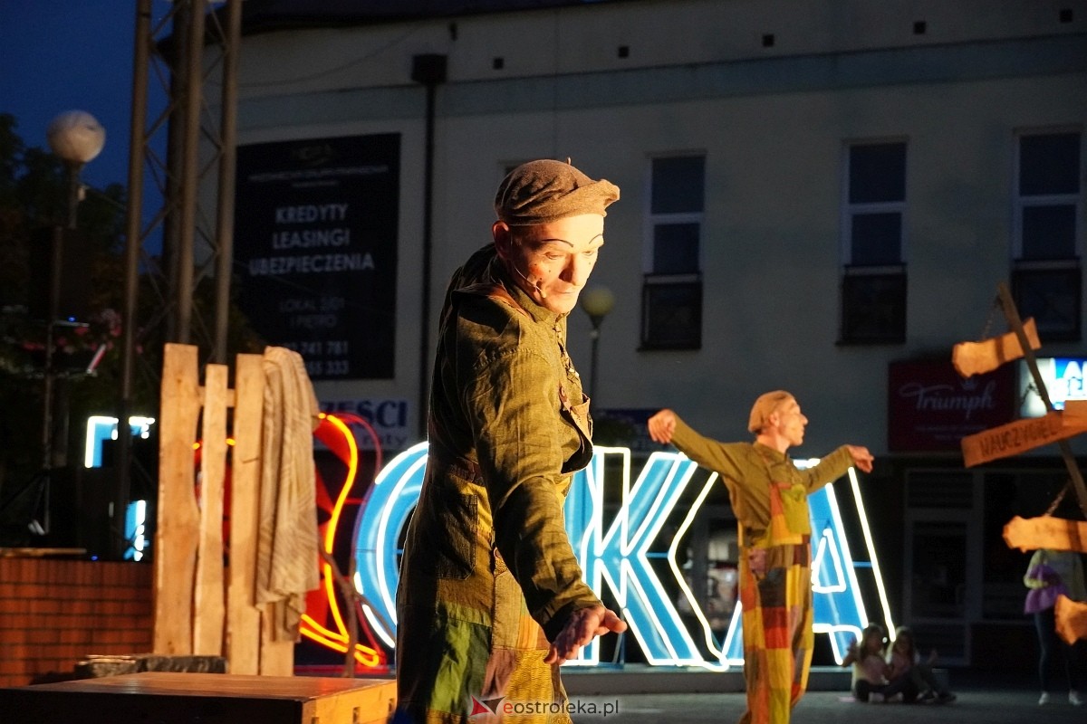 Teatr Delikates „Jak Czesiek i Wiesiek oddali księżyc” InQbator Ostrołęka 2024 [13.09.2024] - zdjęcie #18 - eOstroleka.pl