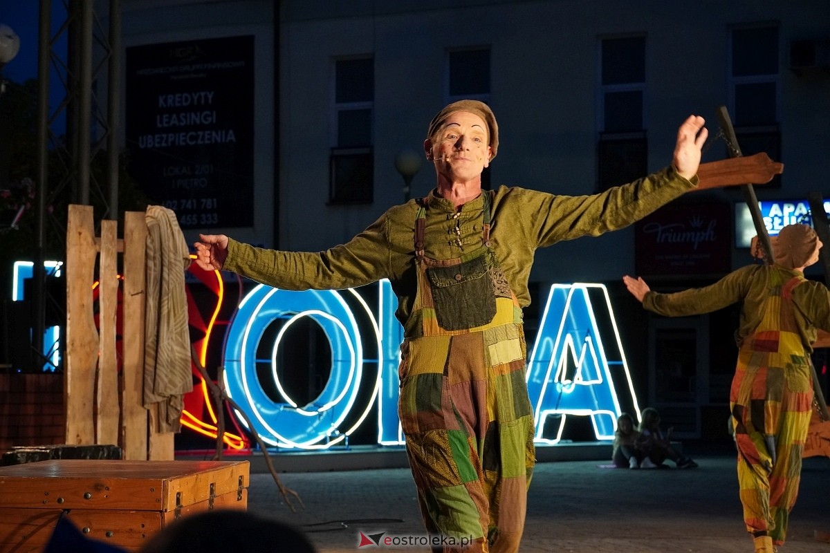 Teatr Delikates „Jak Czesiek i Wiesiek oddali księżyc” InQbator Ostrołęka 2024 [13.09.2024] - zdjęcie #15 - eOstroleka.pl