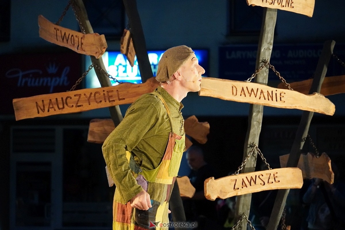 Teatr Delikates „Jak Czesiek i Wiesiek oddali księżyc” InQbator Ostrołęka 2024 [13.09.2024] - zdjęcie #12 - eOstroleka.pl