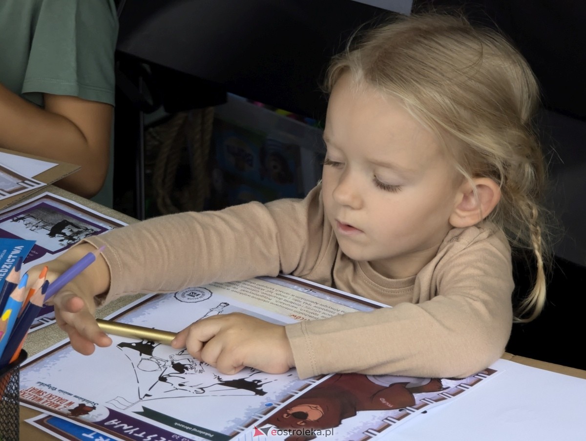 Z małą walizką w daleki świat. Szlakiem misia Wojtka [14.09.2024] - zdjęcie #30 - eOstroleka.pl