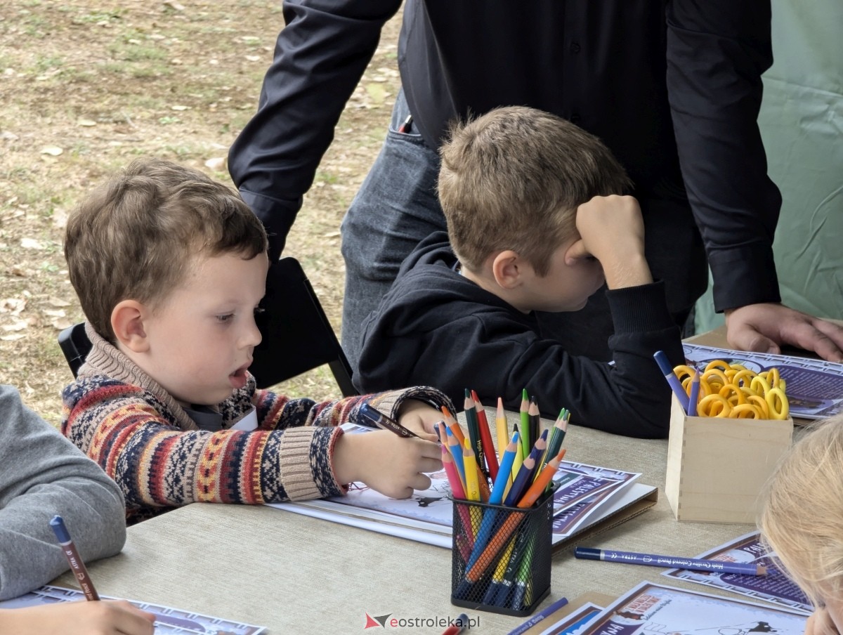 Z małą walizką w daleki świat. Szlakiem misia Wojtka [14.09.2024] - zdjęcie #25 - eOstroleka.pl