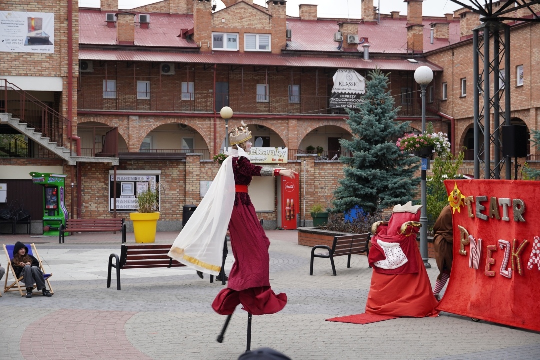 Festiwal Teatralny InQbator - pantomimiczna clownada  [14.09.2024] - zdjęcie #14 - eOstroleka.pl