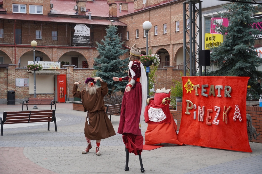 Festiwal Teatralny InQbator - pantomimiczna clownada  [14.09.2024] - zdjęcie #13 - eOstroleka.pl