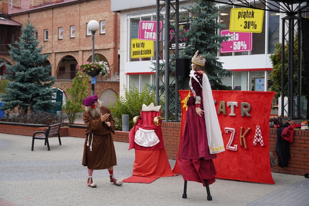 Festiwal Teatralny InQbator - pantomimiczna clownada  [14.09.2024] - zdjęcie #12 - eOstroleka.pl