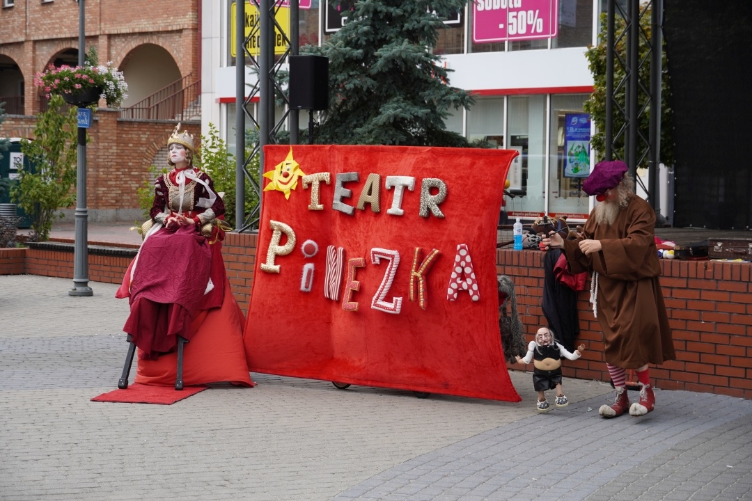 Festiwal Teatralny InQbator - pantomimiczna clownada  [14.09.2024] - zdjęcie #9 - eOstroleka.pl