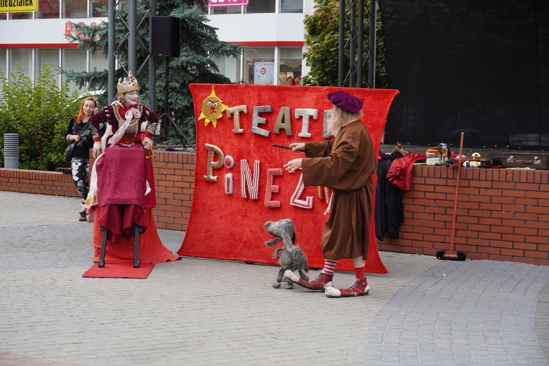 Festiwal Teatralny InQbator - pantomimiczna clownada  [14.09.2024] - zdjęcie #6 - eOstroleka.pl