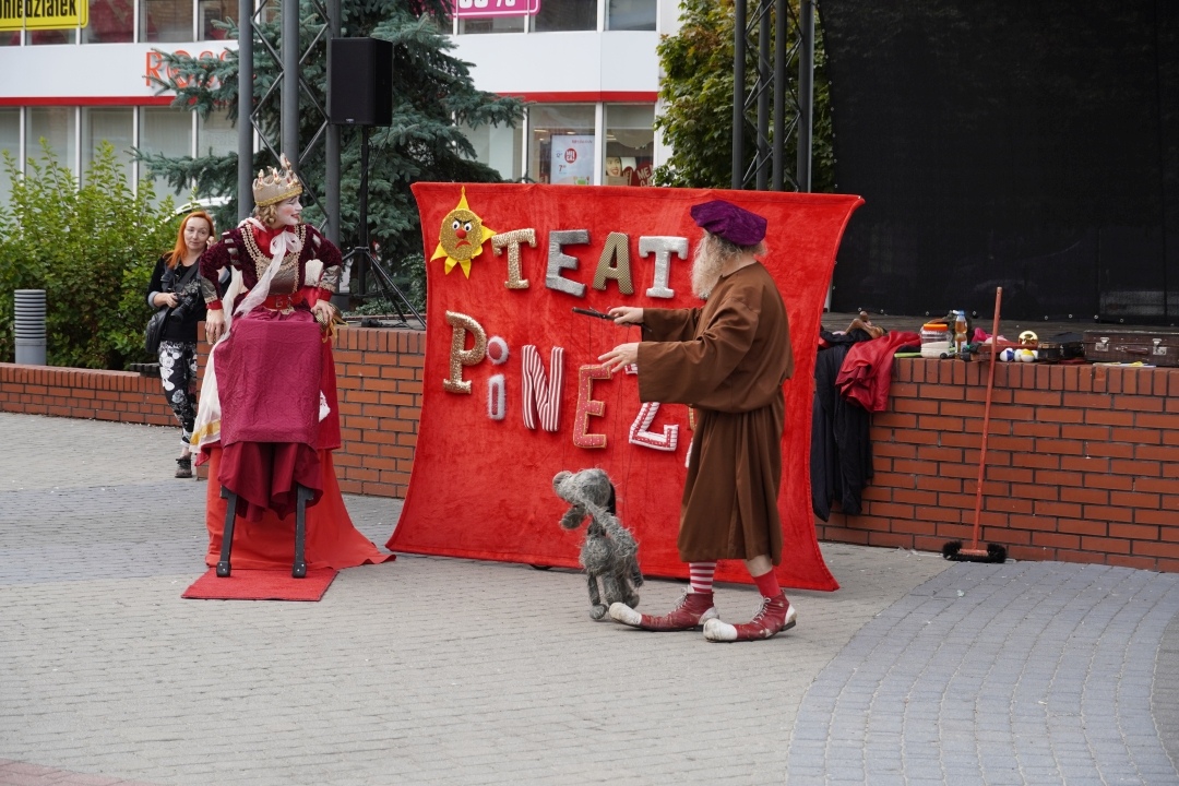 Festiwal Teatralny InQbator - pantomimiczna clownada  [14.09.2024] - zdjęcie #5 - eOstroleka.pl