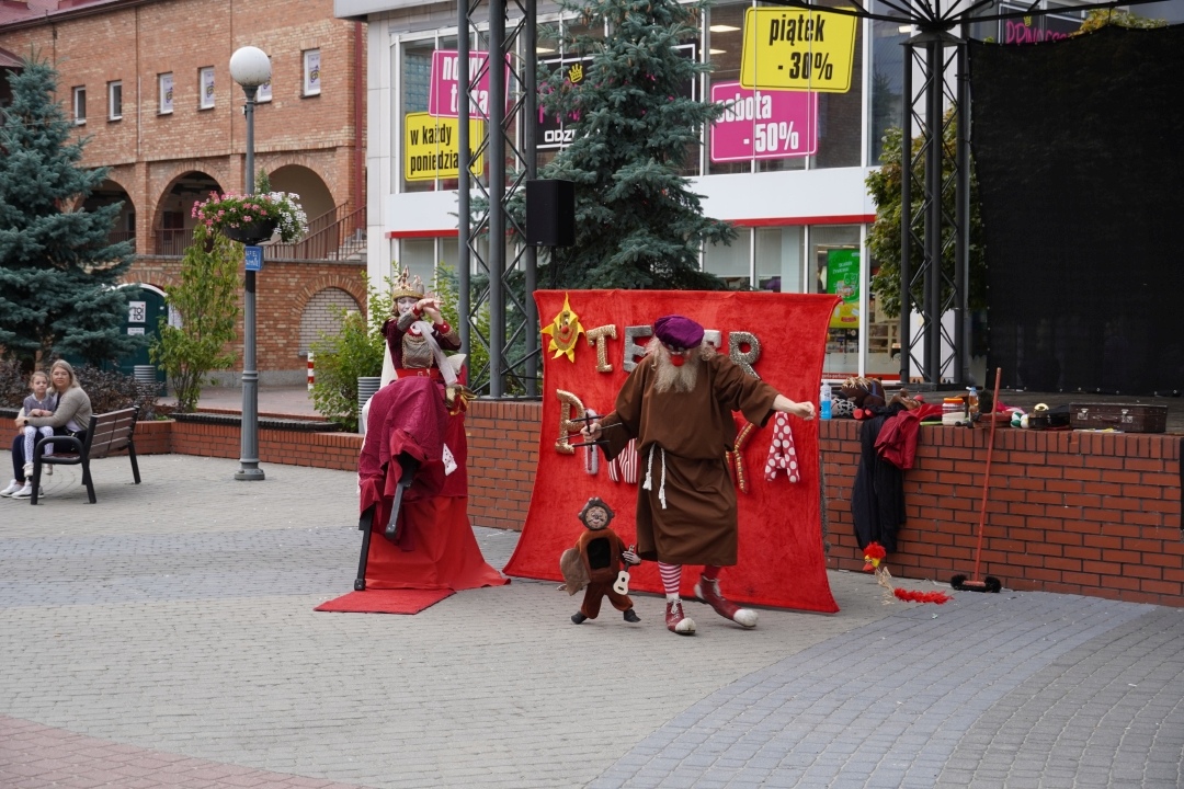 Festiwal Teatralny InQbator - pantomimiczna clownada  [14.09.2024] - zdjęcie #1 - eOstroleka.pl