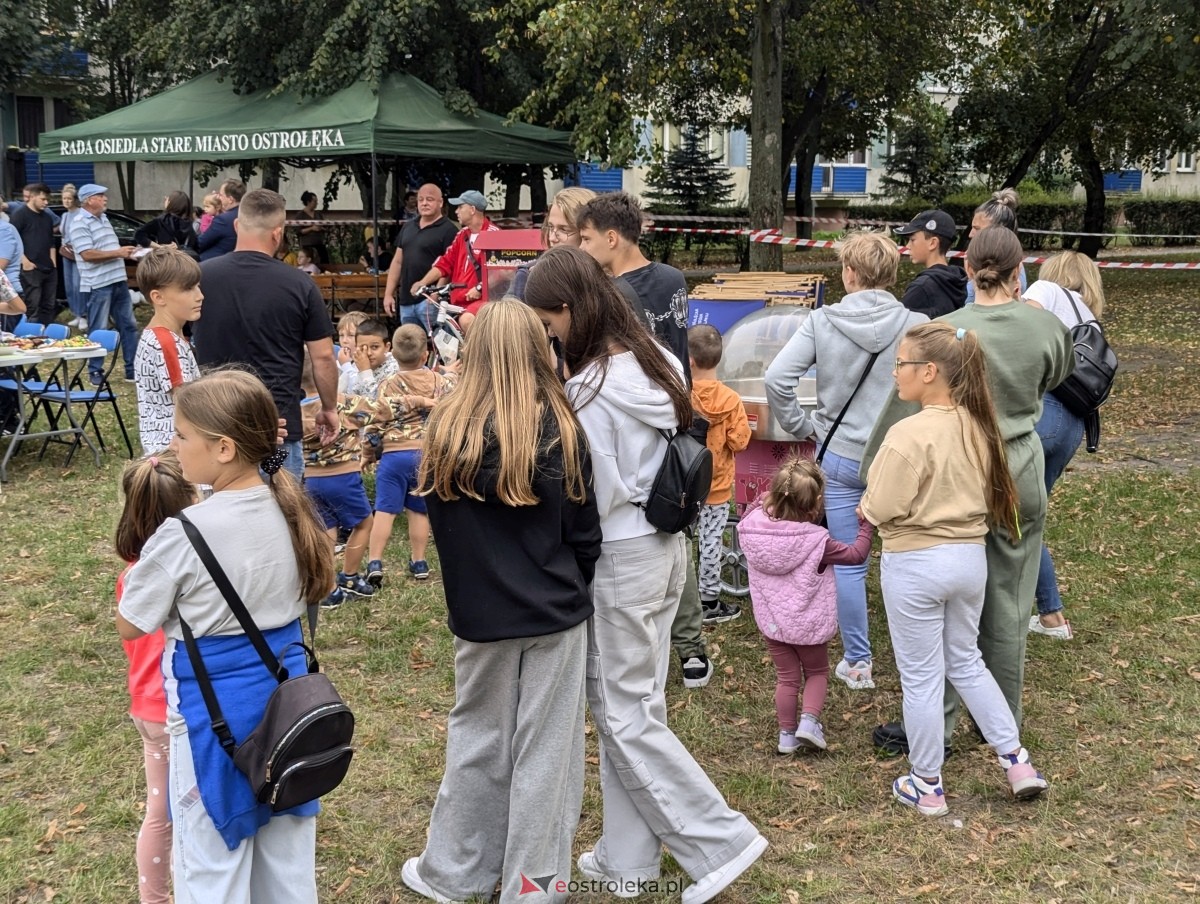 Osiedlowe ognisko dla małych i dużych [14.09.2024] - zdjęcie #57 - eOstroleka.pl