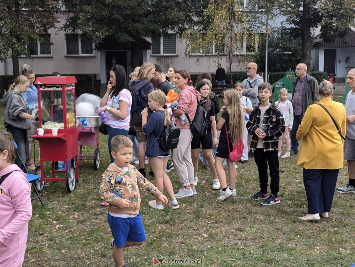 Osiedlowe ognisko dla małych i dużych [14.09.2024] - zdjęcie #10 - eOstroleka.pl