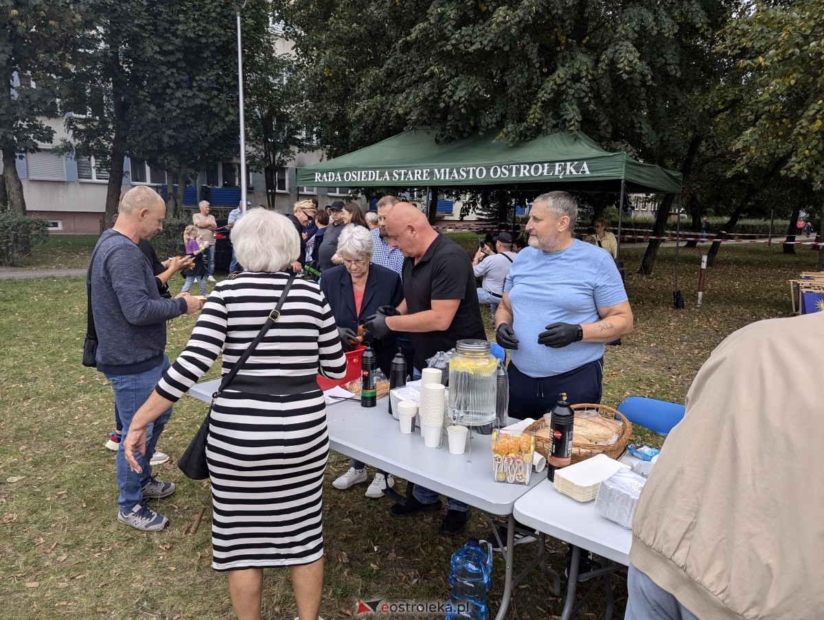 Osiedlowe ognisko dla małych i dużych [14.09.2024] - zdjęcie #6 - eOstroleka.pl