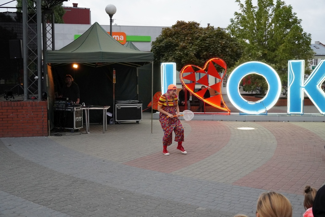 Festiwal Teatralny InQbator - Porywacze Ciał „Wielkie śmieszne twarze” [14.09.2024] - zdjęcie #34 - eOstroleka.pl