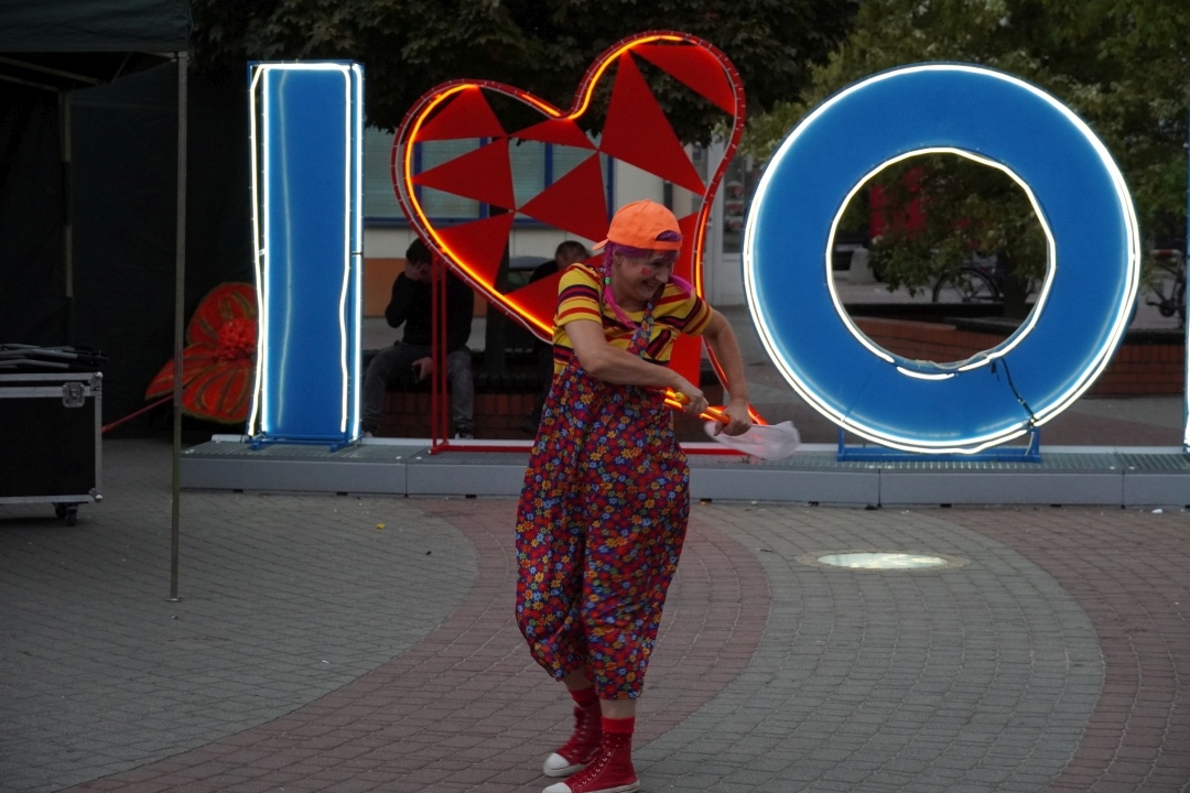 Festiwal Teatralny InQbator - Porywacze Ciał „Wielkie śmieszne twarze” [14.09.2024] - zdjęcie #33 - eOstroleka.pl