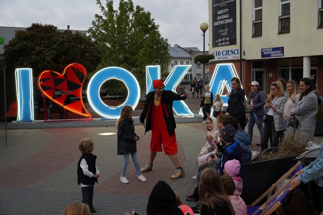 Festiwal Teatralny InQbator - Porywacze Ciał „Wielkie śmieszne twarze” [14.09.2024] - zdjęcie #27 - eOstroleka.pl