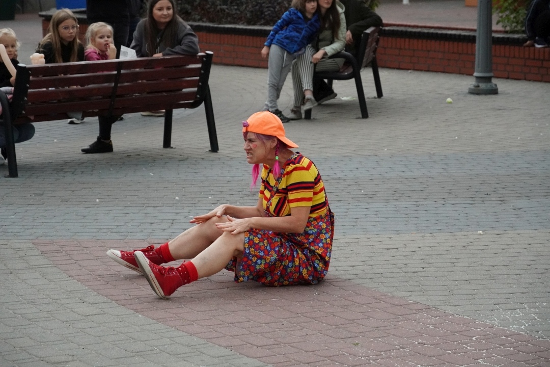 Festiwal Teatralny InQbator - Porywacze Ciał „Wielkie śmieszne twarze” [14.09.2024] - zdjęcie #22 - eOstroleka.pl