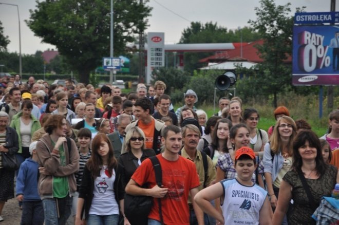 XXVII Piesza Pielgrzymka na Jasną Górę (1 VIII 2011) - zdjęcie #23 - eOstroleka.pl