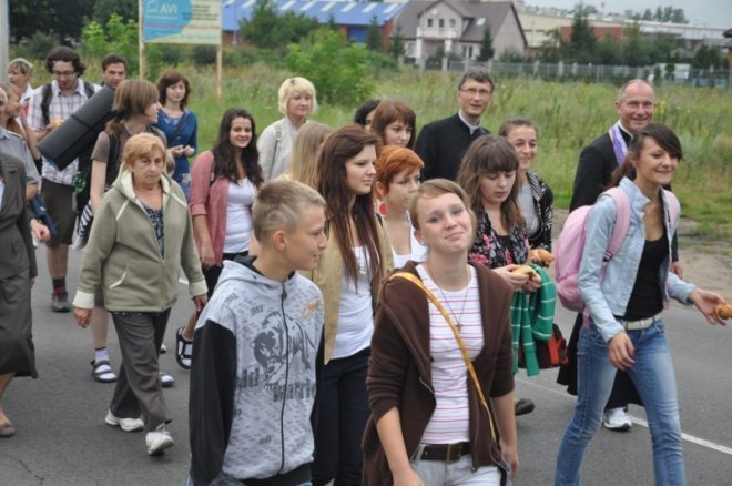 XXVII Piesza Pielgrzymka na Jasną Górę (1 VIII 2011) - zdjęcie #8 - eOstroleka.pl