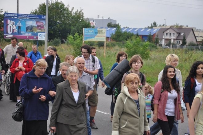 XXVII Piesza Pielgrzymka na Jasną Górę (1 VIII 2011) - zdjęcie #7 - eOstroleka.pl