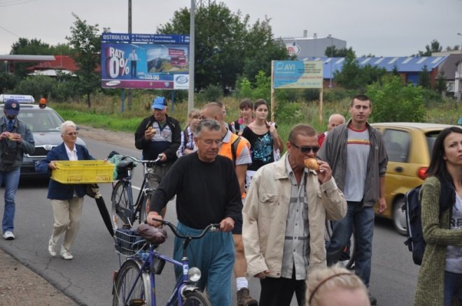 XXVII Piesza Pielgrzymka na Jasną Górę (1 VIII 2011) - zdjęcie #3 - eOstroleka.pl