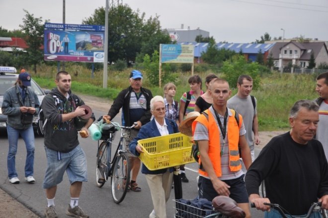 XXVII Piesza Pielgrzymka na Jasną Górę (1 VIII 2011) - zdjęcie #2 - eOstroleka.pl