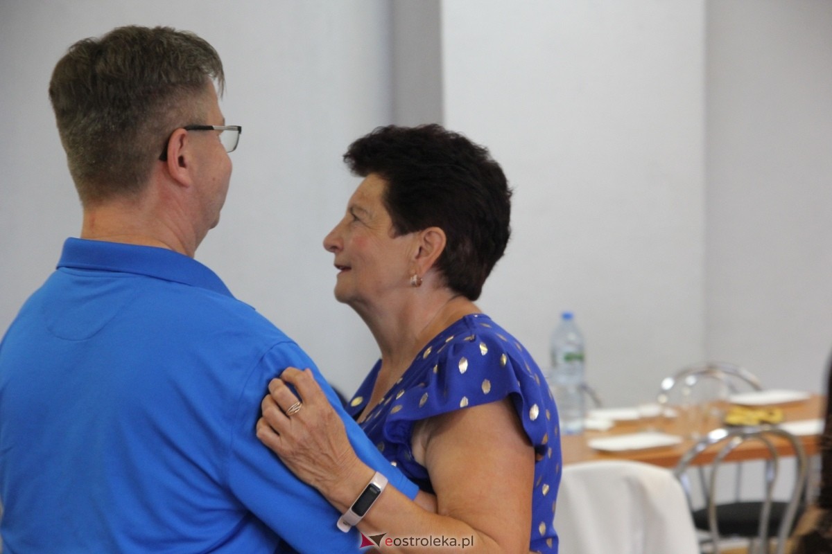 Zabawa taneczna Klubu Seniora „Wrzos [15.09.2024] - zdjęcie #16 - eOstroleka.pl