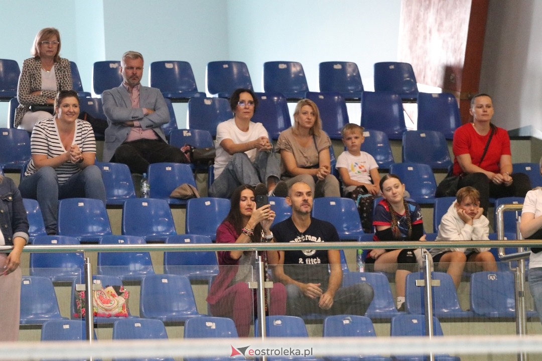 Turniej siatkówki młodziczek w Ostrołęce [15.09.2024] - zdjęcie #26 - eOstroleka.pl