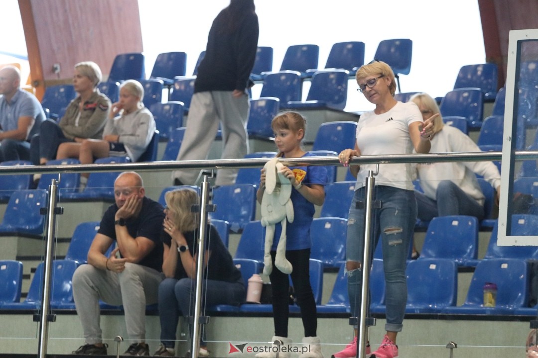 Turniej siatkówki młodziczek w Ostrołęce [15.09.2024] - zdjęcie #96 - eOstroleka.pl