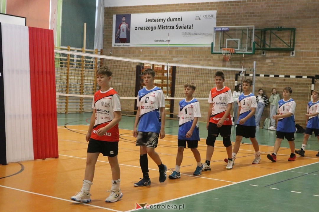 Szkolny turniej w hołdzie Arkowi Gołasiowi [16.09.2024] - zdjęcie #54 - eOstroleka.pl