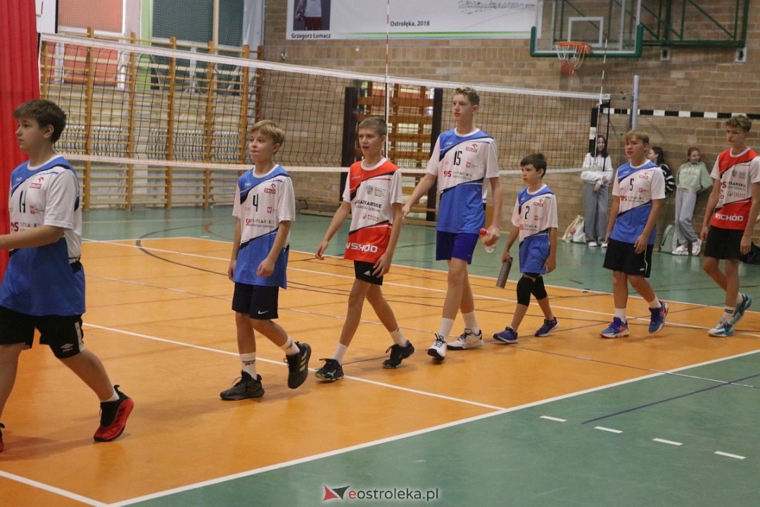 Szkolny turniej w hołdzie Arkowi Gołasiowi [16.09.2024] - zdjęcie #52 - eOstroleka.pl