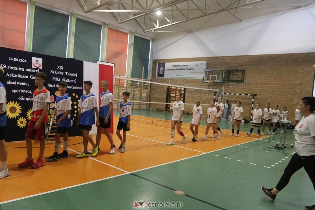 Szkolny turniej w hołdzie Arkowi Gołasiowi [16.09.2024] - zdjęcie #50 - eOstroleka.pl